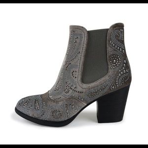 LITTLE EMPRESSES // GXB-23 EMBELLISHED SUEDE BOOTIE